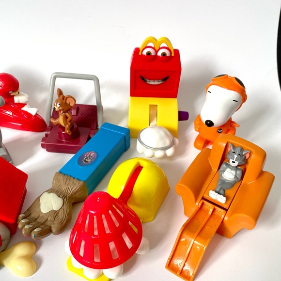 Lot of 12 happy meal toys McDonald toys Tom & Jerry Spider Man & more - Picture 3 of 6